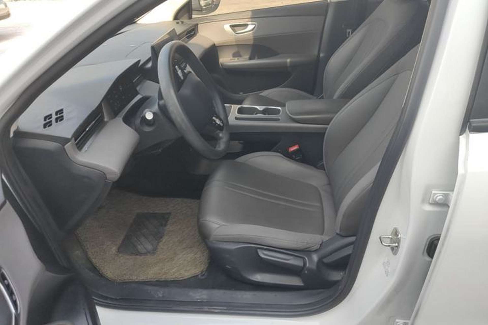 Used Roewe D6 2025 450 km Premium Edition Left Front Seat