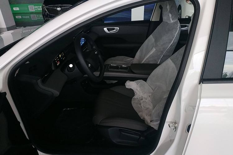 Used Roewe D6 2025 450 km Premium Edition Left Front Seat