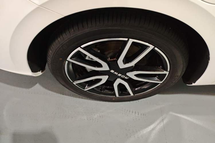 Used Roewe D6 2025 450km Deluxe Edition Left Front Wheel Hub