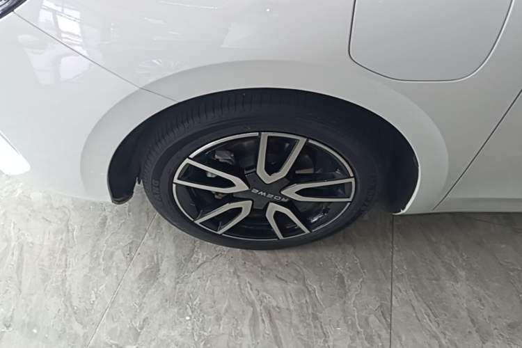 Used Roewe D6 2025 450km Deluxe Edition Left Front Wheel Hub