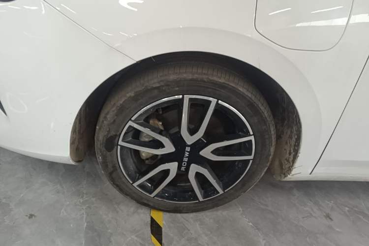 Used Roewe D6 2025 520km Luxury Edition Left Front Wheel Hub