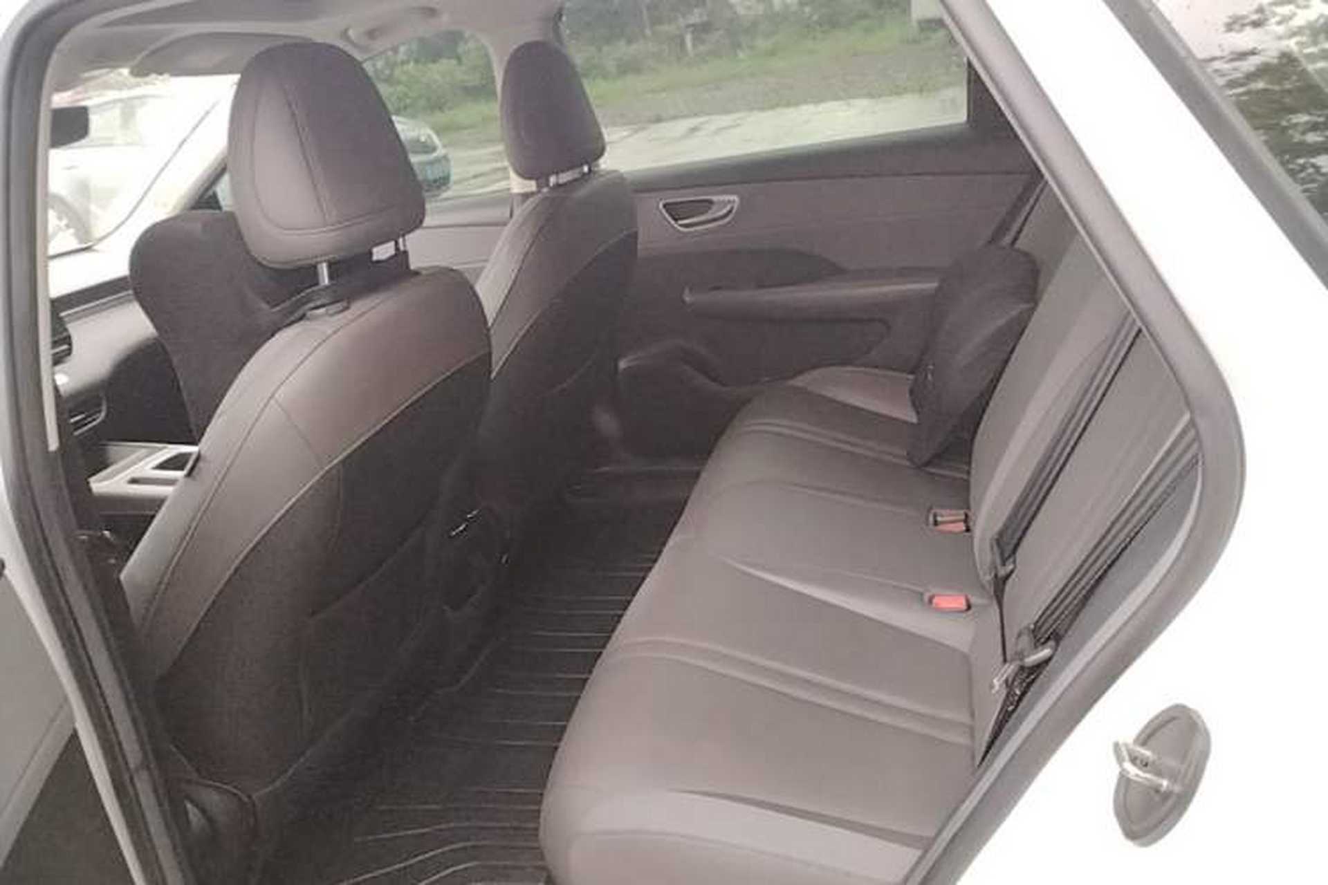 Used Roewe D6 2025 450 km Premium Edition Left Rear Seat