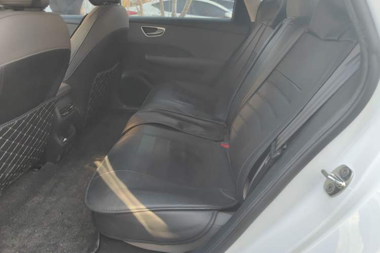 Used Roewe D6 2025 450 km Premium Edition Left Rear Seat