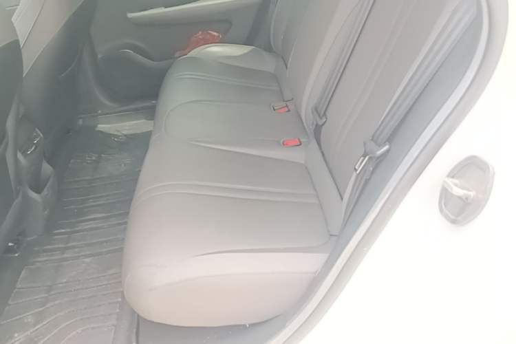 Used Roewe D6 2025 450 km Premium Edition Left Rear Seat