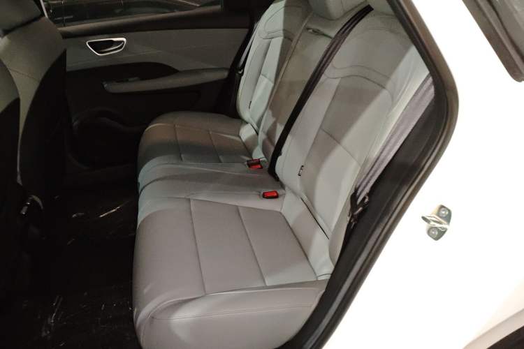 Used Roewe D6 2025 450km Deluxe Edition Left Rear Seat