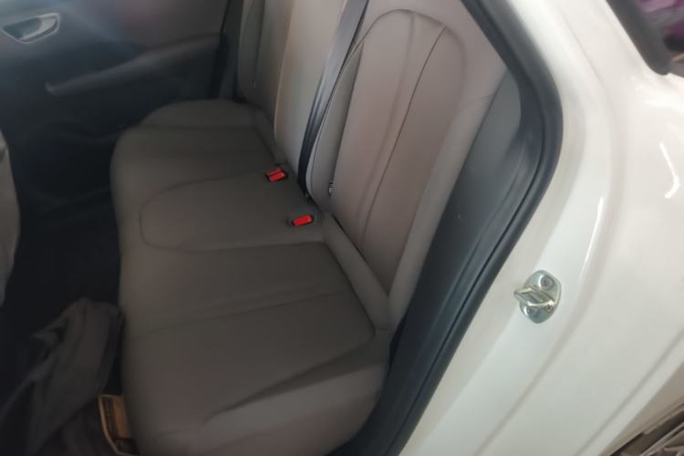 Used Roewe D6 2025 450 km Premium Edition Left Rear Seat