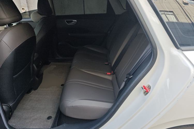 Used Roewe D6 2025 450 km Premium Edition Left Rear Seat