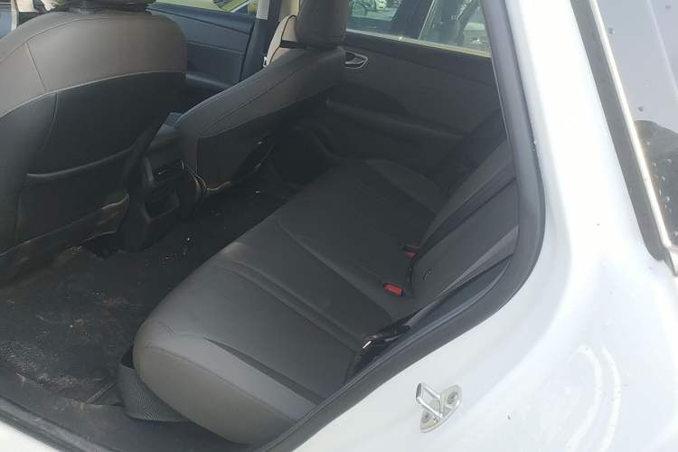 Used Roewe D6 2025 450 km Premium Edition Left Rear Seat
