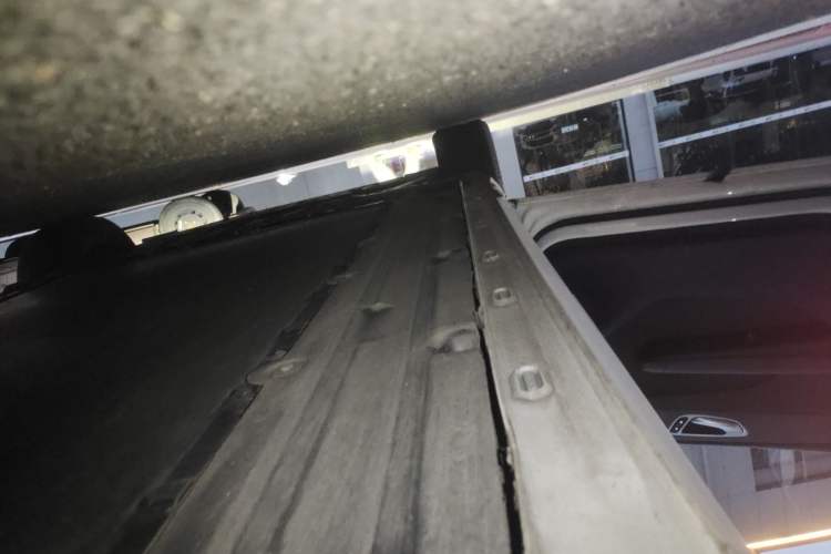Used Roewe D6 2025 450 km Premium Edition Left Side Sill