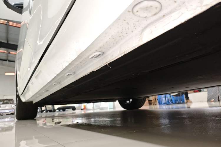 Used Roewe D6 2025 450km Deluxe Edition Left Side Sill