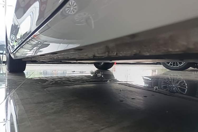 Used Roewe D6 2025 450km Deluxe Edition Left Side Sill