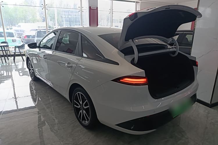 Used Roewe D6 2025 450km Deluxe Edition Rear Left 45 Deg