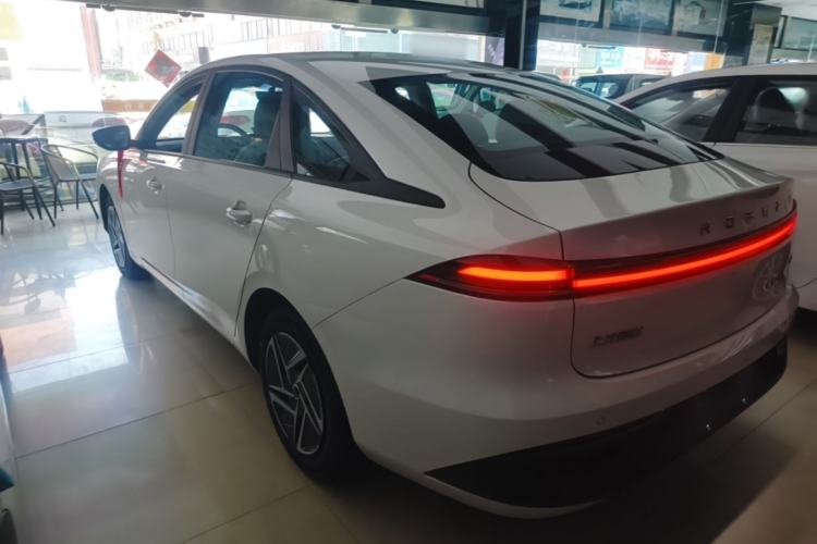 Used Roewe D6 2025 450 km Premium Edition Rear Left 45 Deg