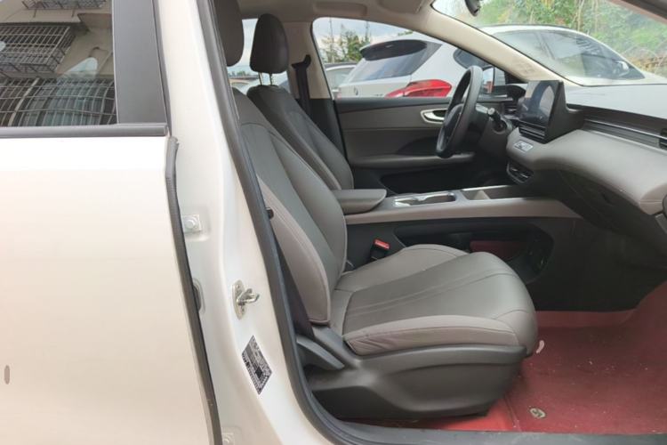 Used Roewe D6 2025 450 km Premium Edition Right Front Seat