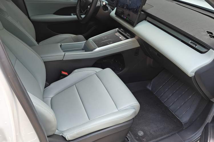 Used Roewe D6 2025 450km Deluxe Edition Right Front Seat