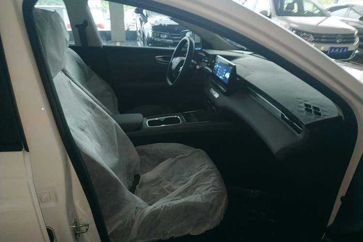 Used Roewe D6 2025 450 km Premium Edition Right Front Seat