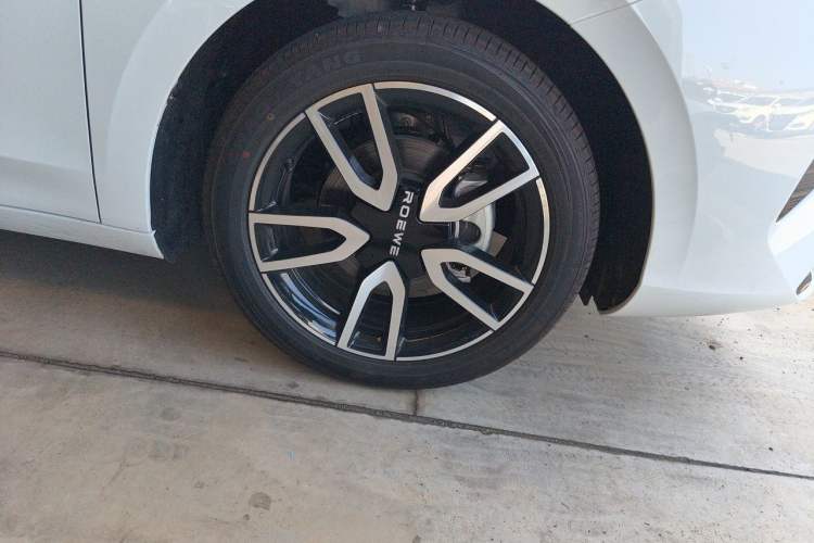 Used Roewe D6 2025 450km Deluxe Edition Right Front Wheel Hub