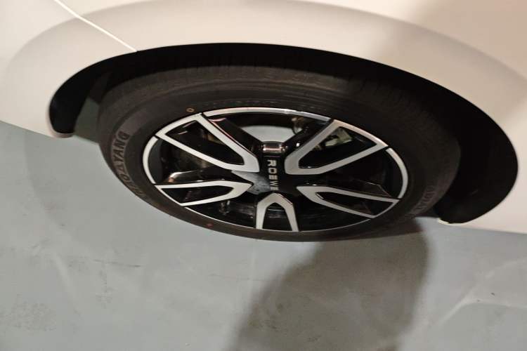 Used Roewe D6 2025 450km Deluxe Edition Right Rear Wheel Hub