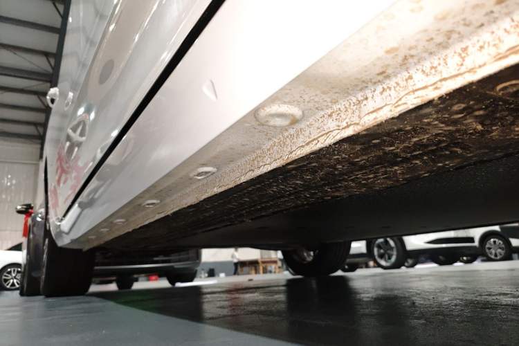 Used Roewe D6 2025 450km Deluxe Edition Right Side Sill