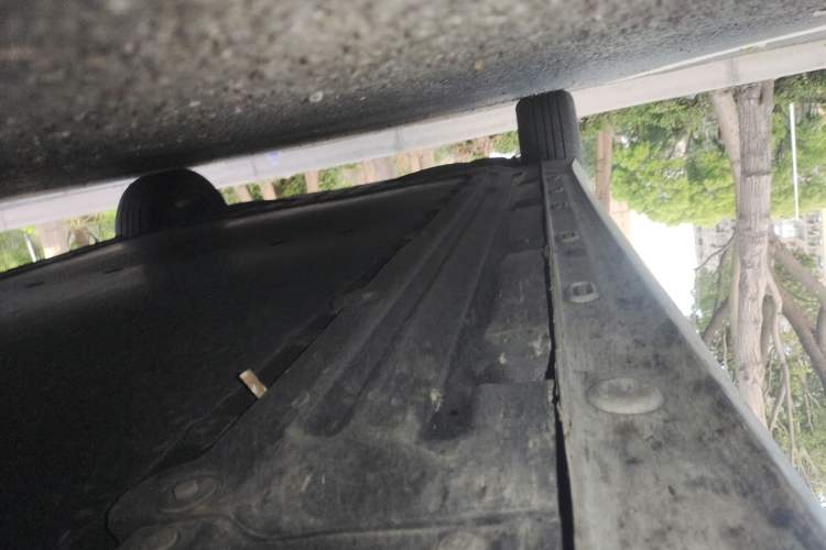 Used Roewe D6 2025 450 km Premium Edition Right Side Sill