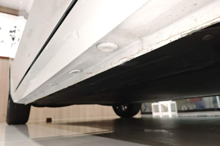 Used Roewe D6 2025 450km Deluxe Edition Right Side Sill