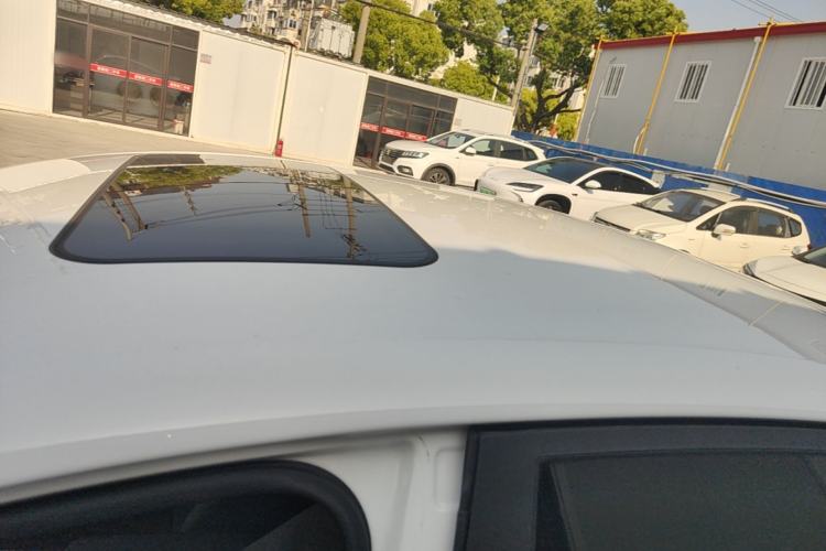 Used Roewe D6 2025 450 km Premium Edition Roof