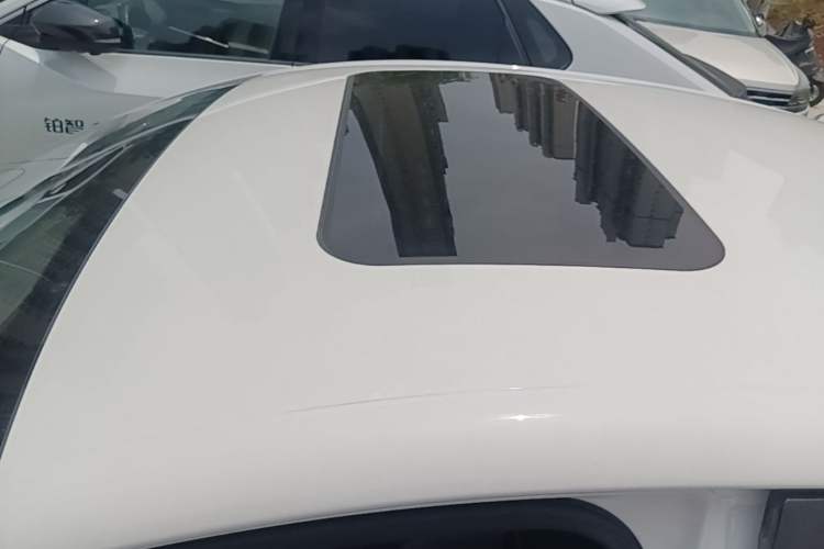 Used Roewe D6 2025 450 km Premium Edition Roof