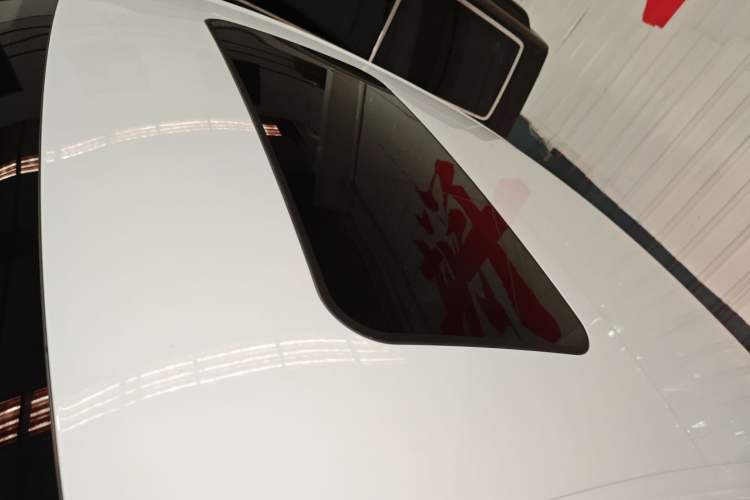 Used Roewe D6 2025 450km Deluxe Edition Roof