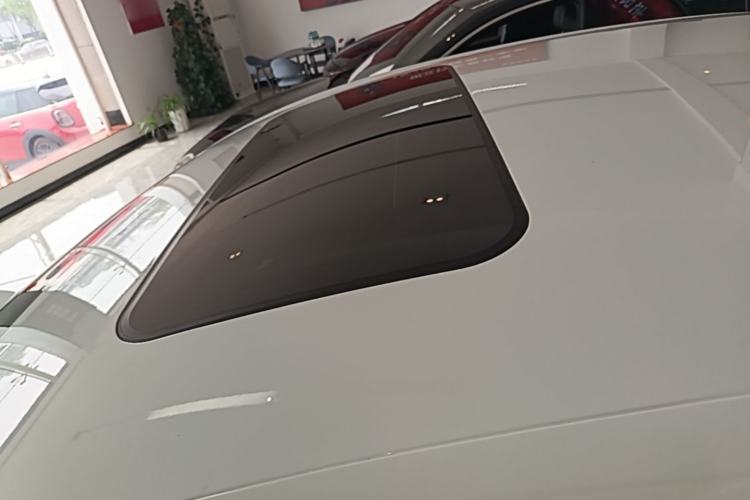 Used Roewe D6 2025 450km Deluxe Edition Roof