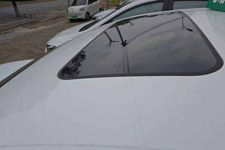 Used Roewe D6 2025 450km Deluxe Edition Roof
