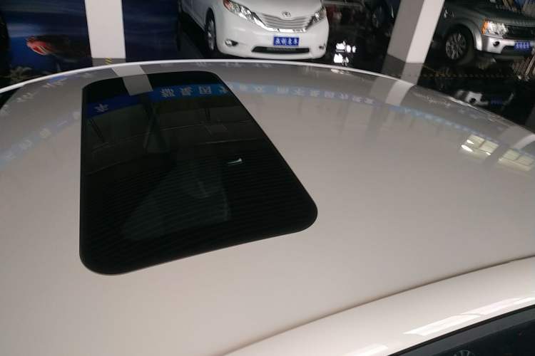 Used Roewe D6 2025 450 km Premium Edition Roof
