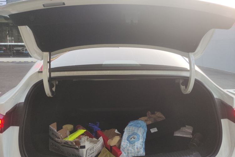 Used Roewe D6 2025 450 km Premium Edition Trunk