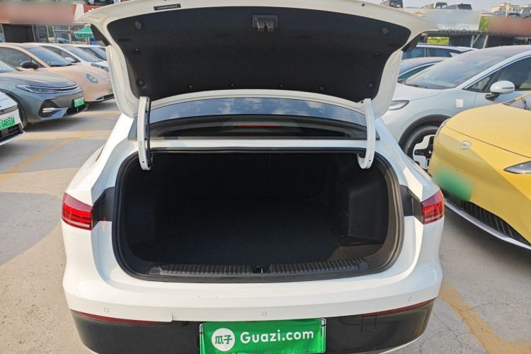 Used Roewe D6 2025 450km Deluxe Edition Trunk