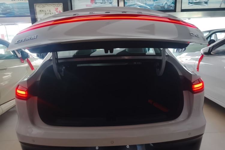 Used Roewe D6 2025 450 km Premium Edition Trunk