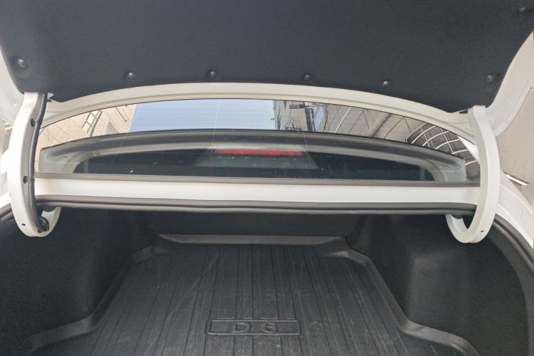 Used Roewe D6 2025 450 km Premium Edition Trunk