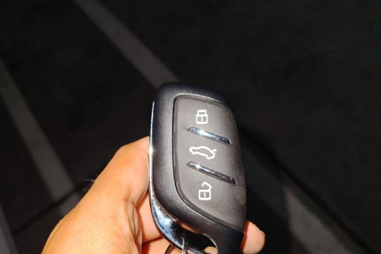 Used Roewe D6 2025 450 km Premium Edition Vehicle Key
