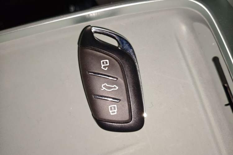 Used Roewe D6 2025 450km Deluxe Edition Vehicle Key