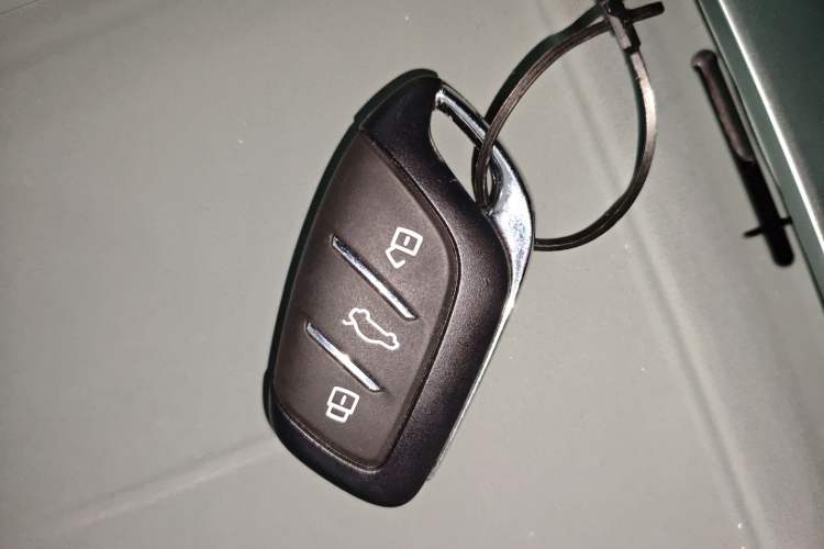 Used Roewe D6 2025 450km Deluxe Edition Vehicle Key
