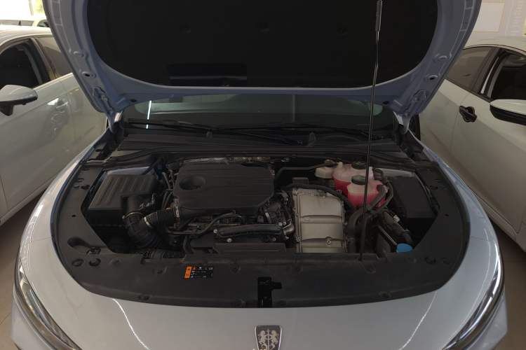Used Roewe D7 2023 DMH 125km Excellence Edition Engine Bay