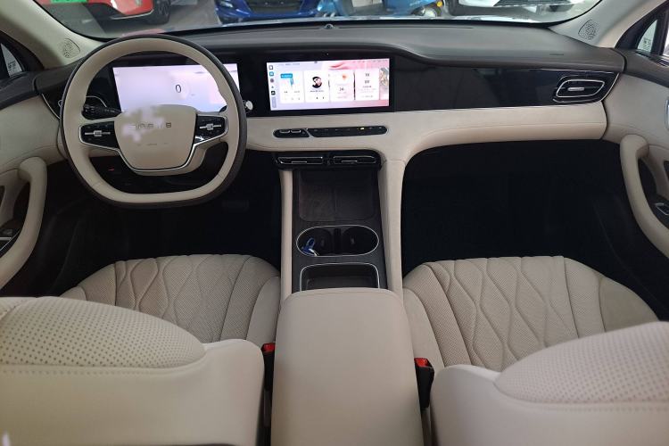 Used Roewe D7 2023 DMH 125km Excellence Edition Interior 3
