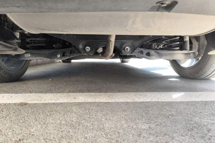 Used Roewe D7 2023 DMH 125km Superior Edition Chassis Rear