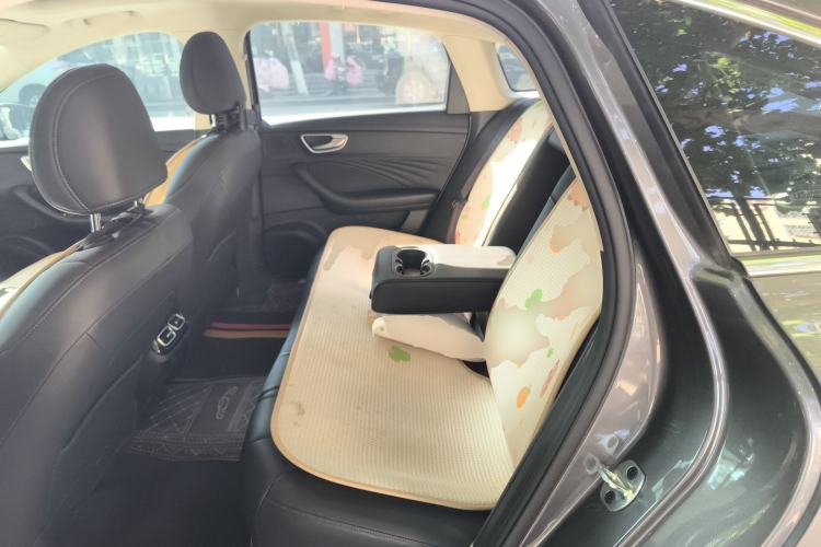 Used Roewe D7 2023 DMH 125km Superior Edition Left Rear Seat