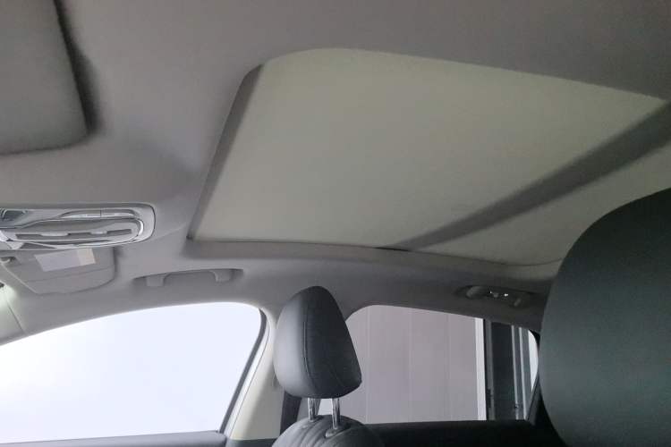 Used Roewe D7 2023 DMH 125km Flagship Edition Headliner