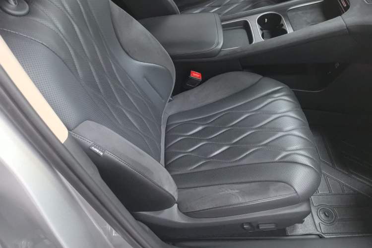 Used Roewe D7 2023 DMH 125km Flagship Edition Right Front Seat