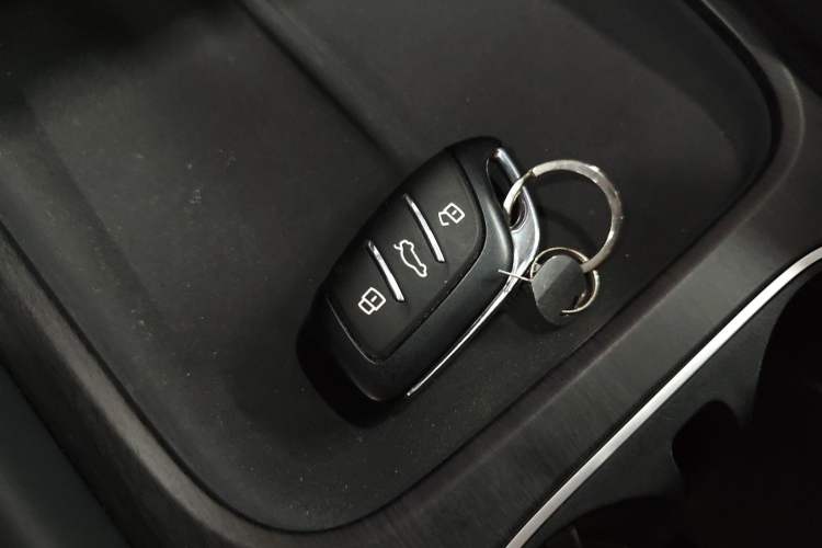 Used Roewe D7 2025 DMH 125km World Champion Edition Interior 1