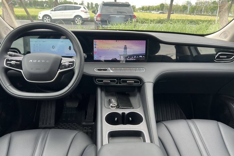 Used Roewe D7 2025 DMH 125km World Champion Edition Interior 10