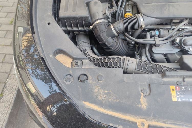 Used Roewe D7 2023 DMH 125km Superior Edition Engine Bay Right