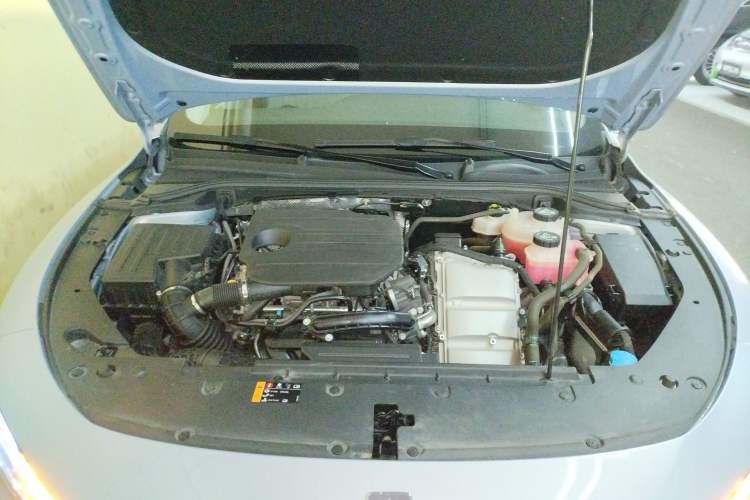 Used Roewe D7 2023 DMH 125km Excellence Edition Engine Bay