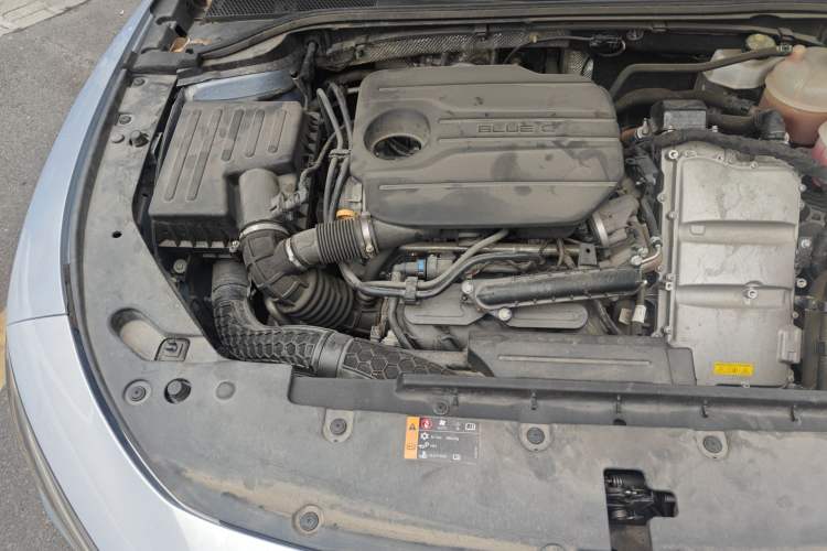 Used Roewe D7 2023 DMH 125km Excellence Edition Engine Bay Right