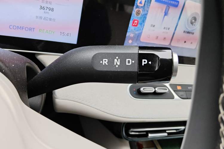 Used Roewe D7 2023 EV 510km Rear-Drive Flagship Edition Gear Lever